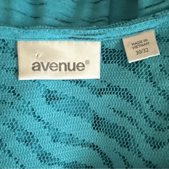 Avenue Women’s Multicolor V-Neck Tie-Dye Beaded Blouse, Size 30/32 - Picture 2 of 13